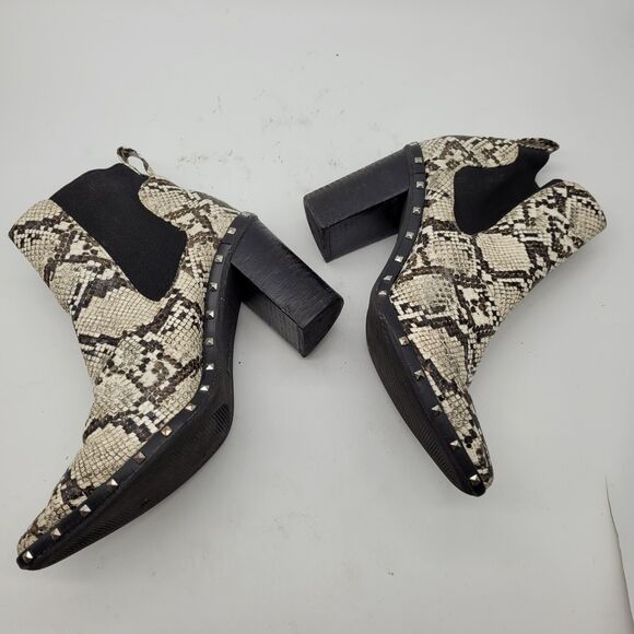 Charles By Charles David Dodger black snake print Ankle Boots Women’s Sz 7 ivory - Picture 5 of 10